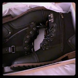 Unique never used men combat boots